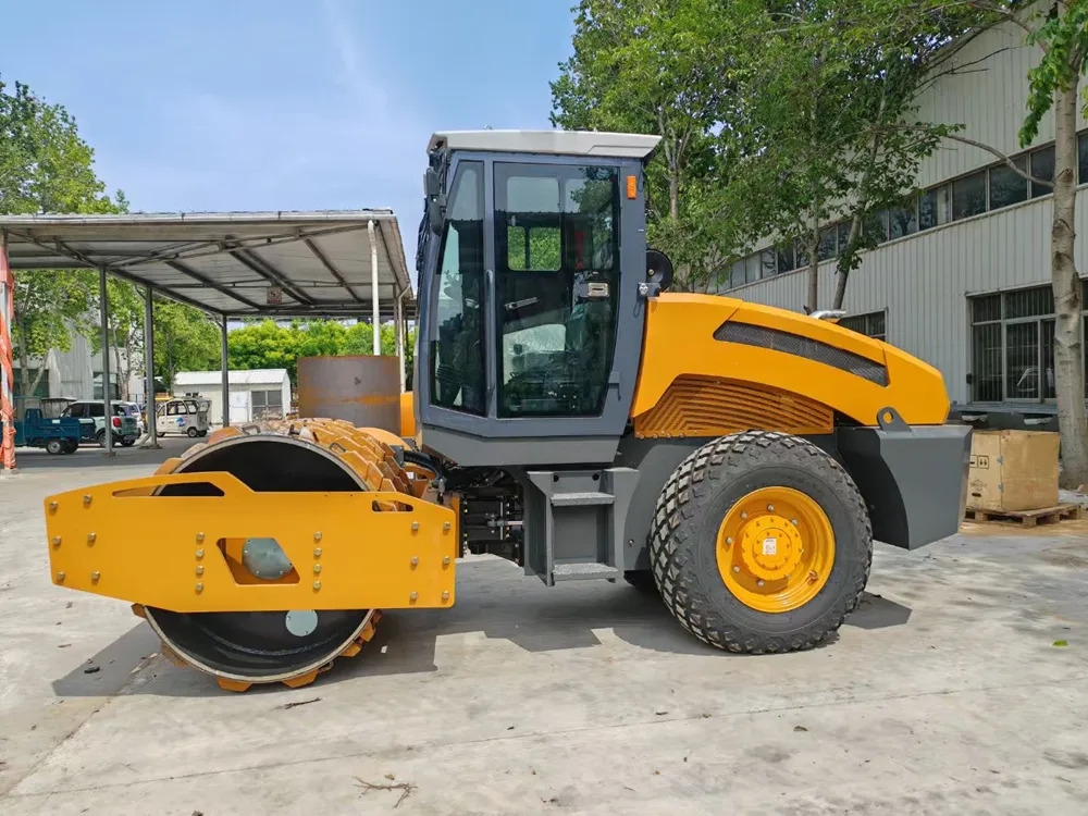 新款8噸座駕式單鋼輪壓路機BM8000